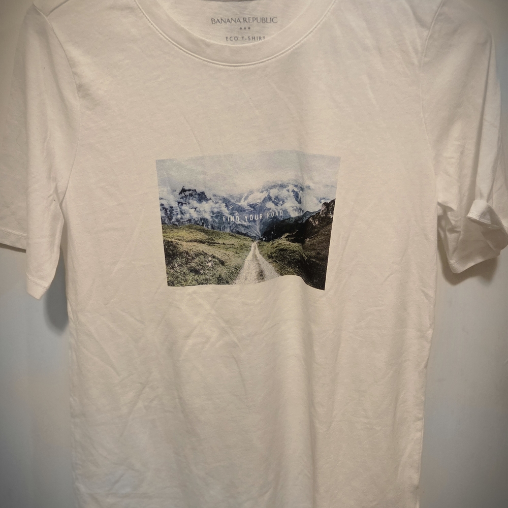 Banana Republic White Graphic T-Shirt